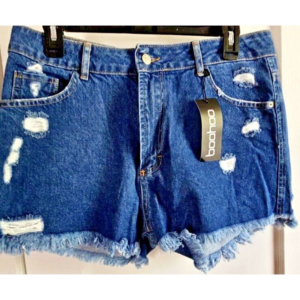 NWT boohoo Levure Turkey made Women distressed blue Denim Shorts Sz L
